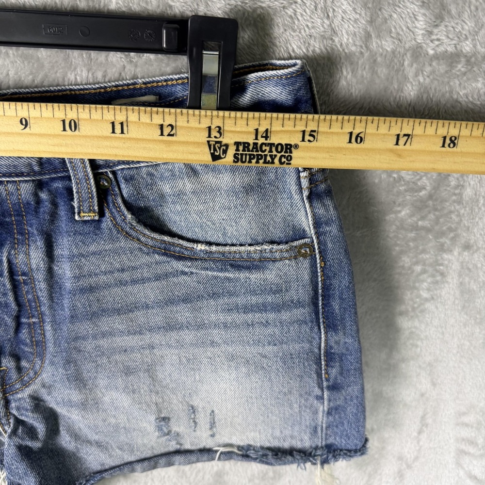 Levis Denim Shorts Womens 29 Distressed Raw Hem White Oak Cone Denim Vintage Sty - Picture 2 of 10